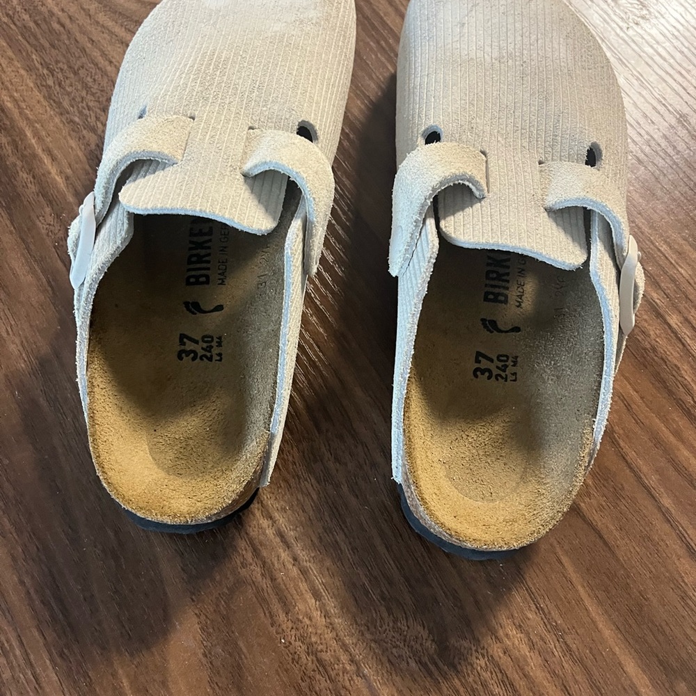 Women size 6 Beige Corduroy Birkenstocks Clogs - Picture 3 of 5